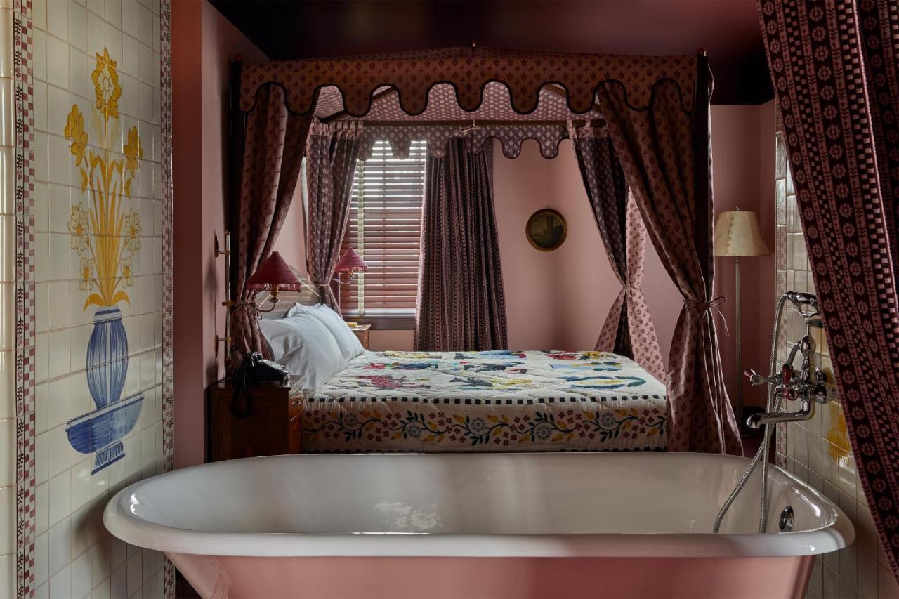 Ulysses, An Ash Hotel Baltimore Luaran gambar