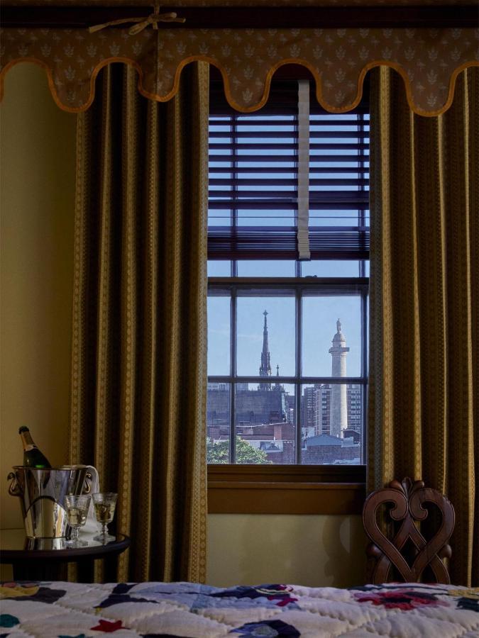 Ulysses, An Ash Hotel Baltimore Luaran gambar