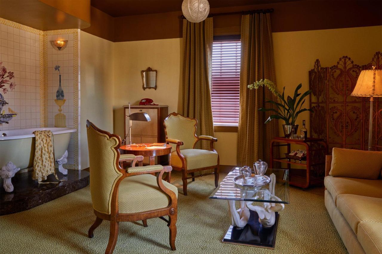 Ulysses, An Ash Hotel Baltimore Luaran gambar