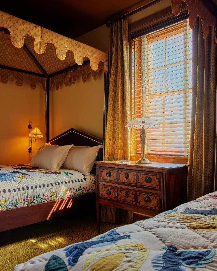 Ulysses, An Ash Hotel Baltimore Luaran gambar