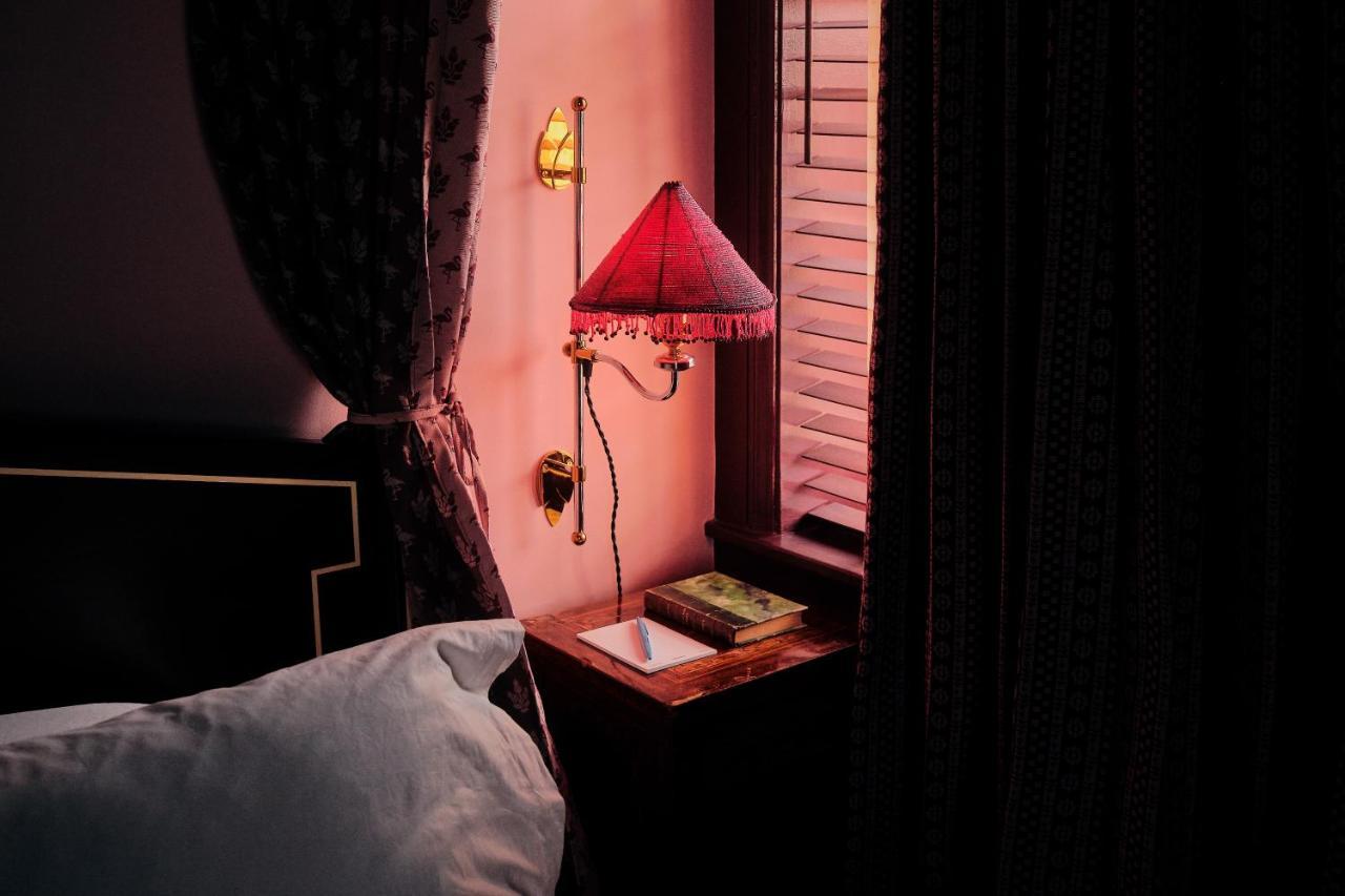Ulysses, An Ash Hotel Baltimore Luaran gambar